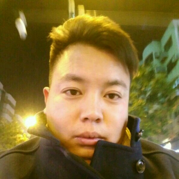 绚烂耳机的照片