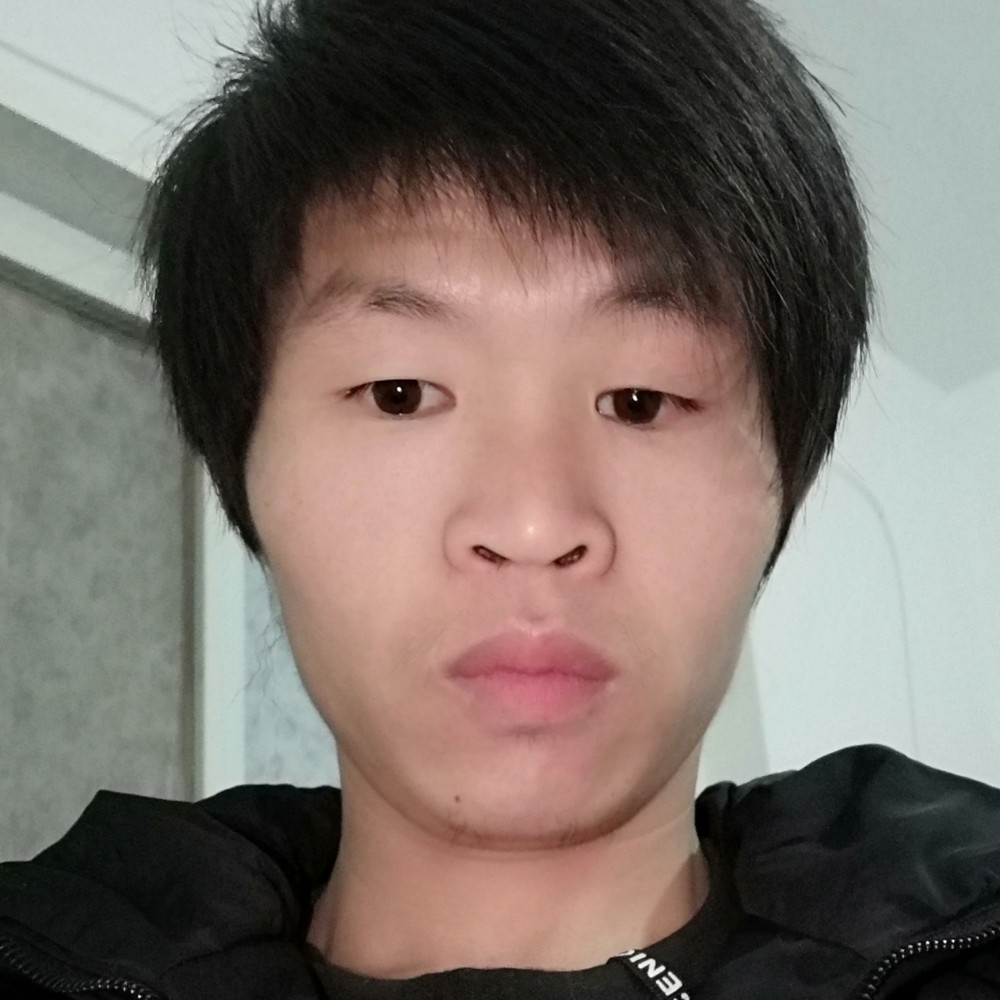 伶俐改变砖头的照片