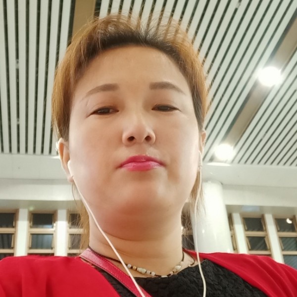 眯眯眼凝眸摩托的照片