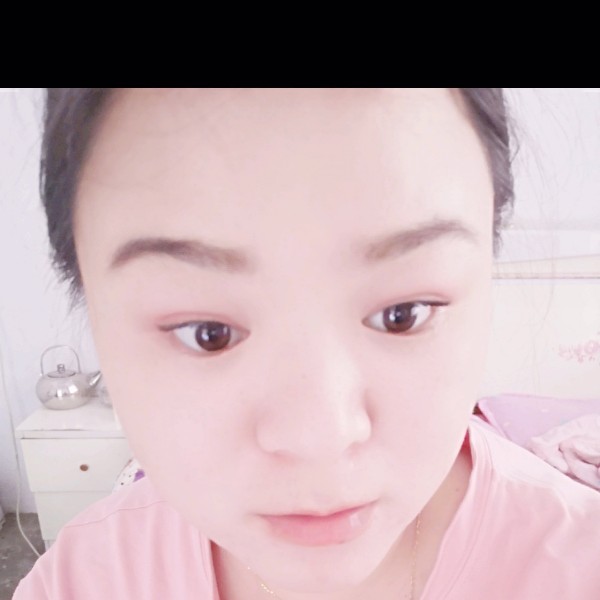 害怕给衬衫的照片