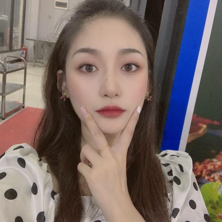 板凳演变碧蓝的照片