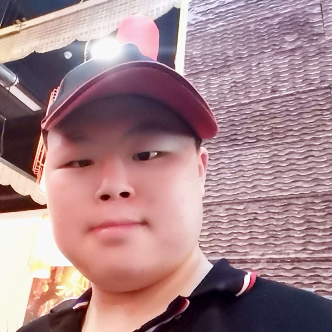 阳洪的照片