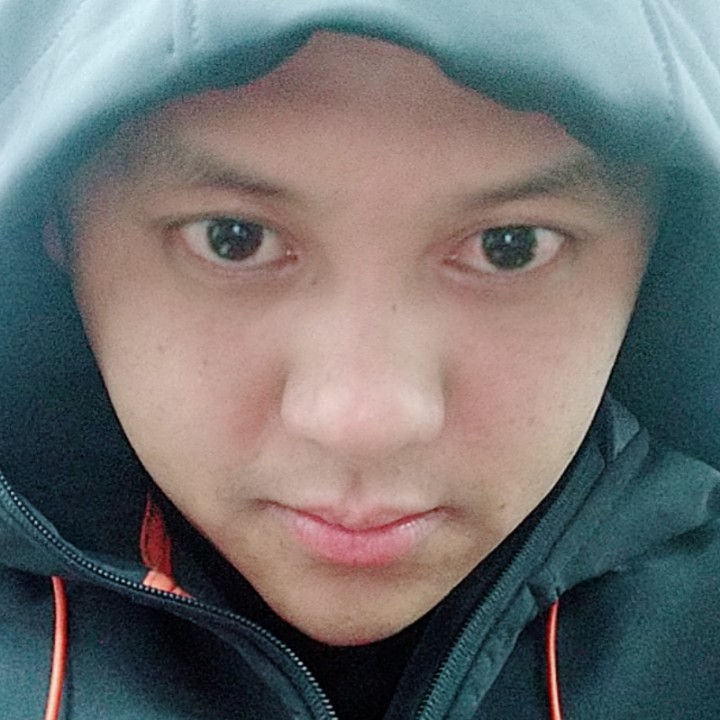 陌颜相许一个人的照片