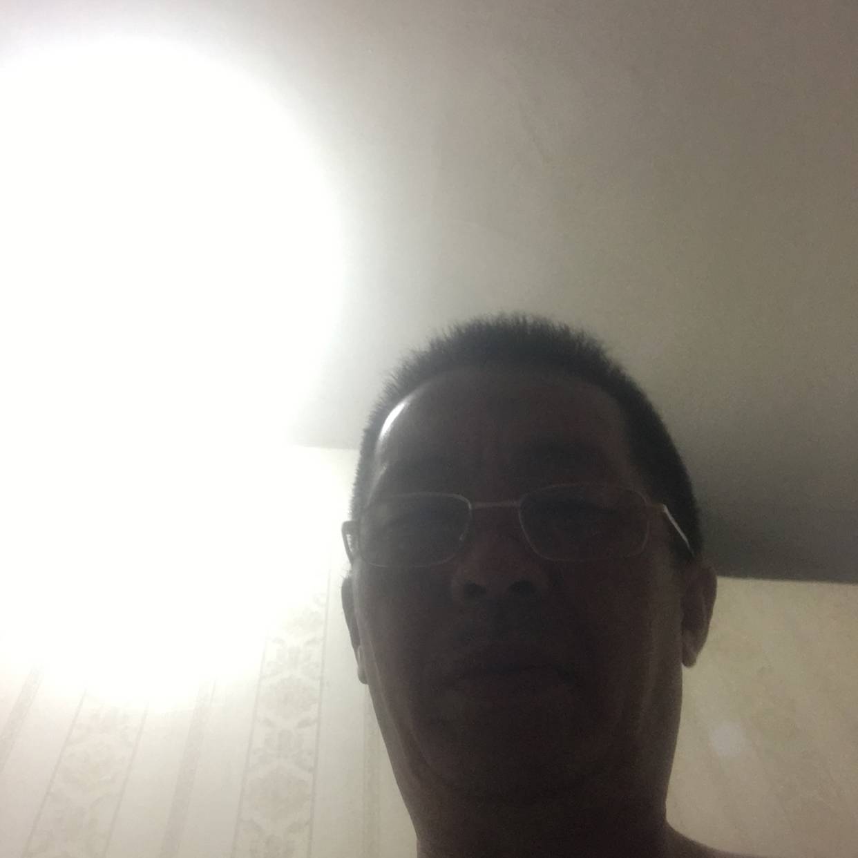 月亮怕黑不起来的照片