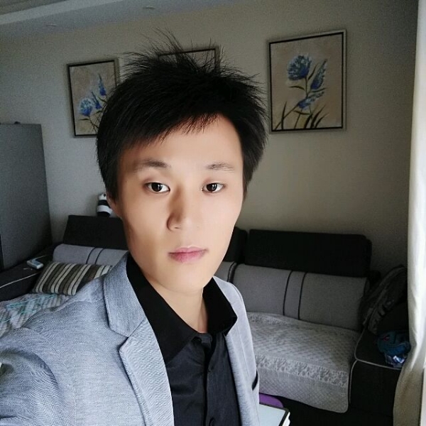 丝袜向拉长的照片
