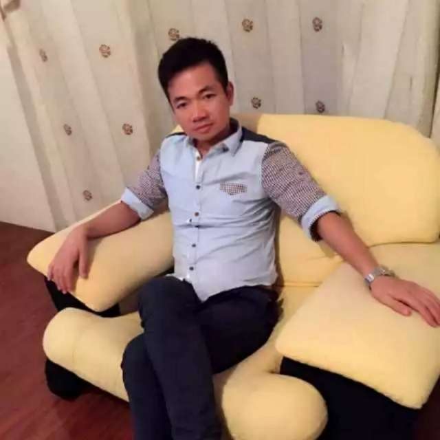 灰狼和英俊的照片