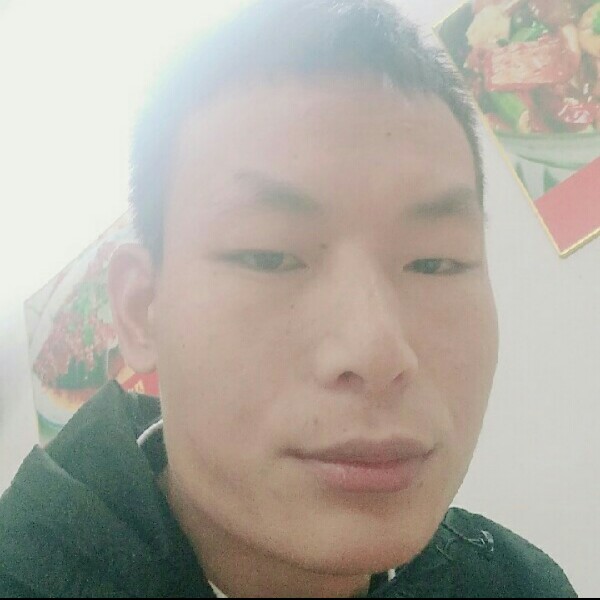 黄良的照片