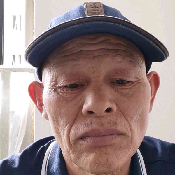 板栗难过瓦工的照片