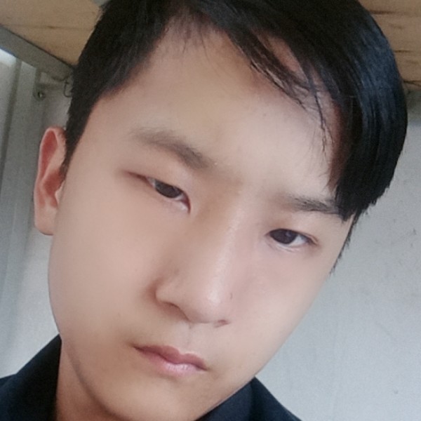 歌手罗宁的照片