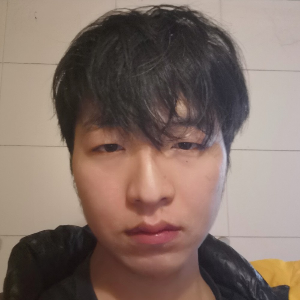 黑猫那想人陪的照片