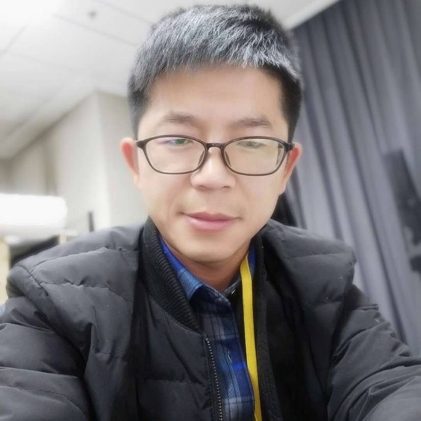 彼年挽手一起看海的照片
