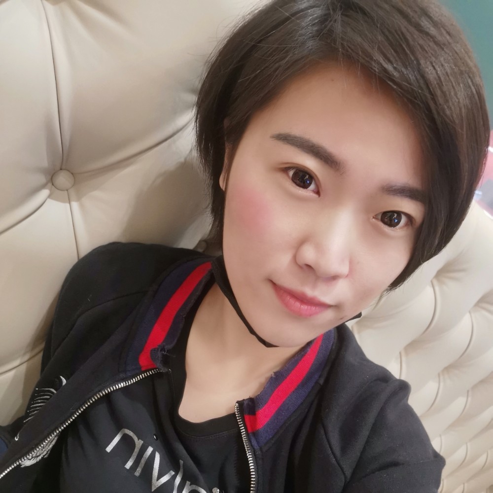 是Claire的照片