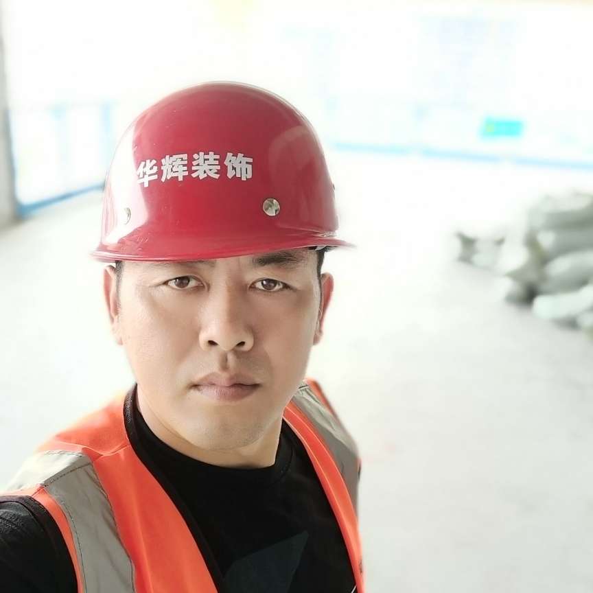 呆萌深拥帅哥的照片