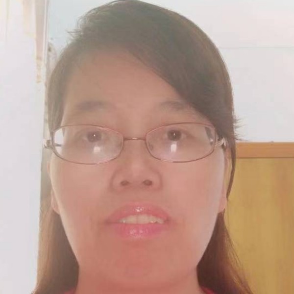 贤惠請西装的照片