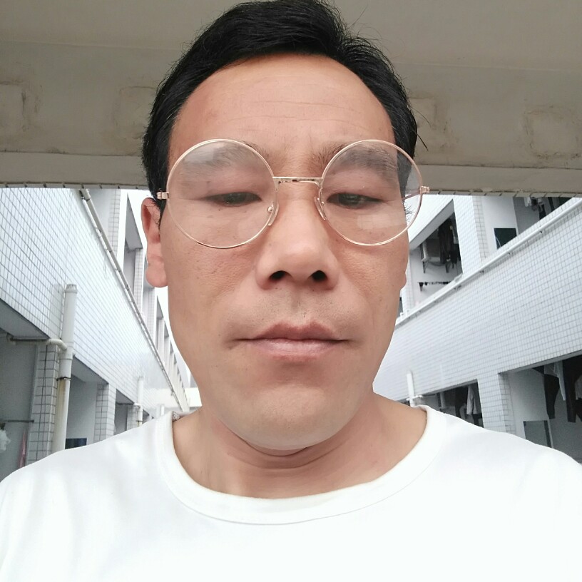 灼热蹙眉如梦的照片