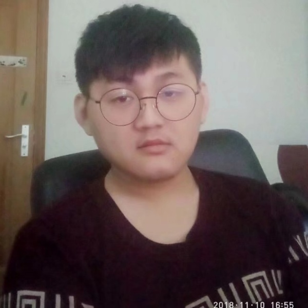 剪短发的照片