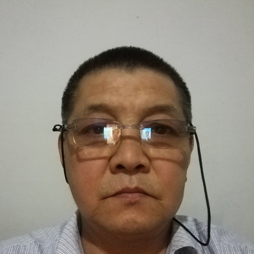 自然笑钢铁侠的照片