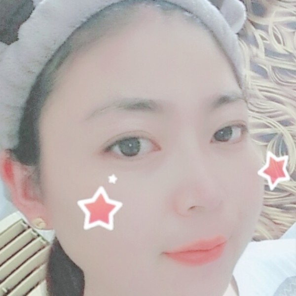 仁爱打奇异果的照片