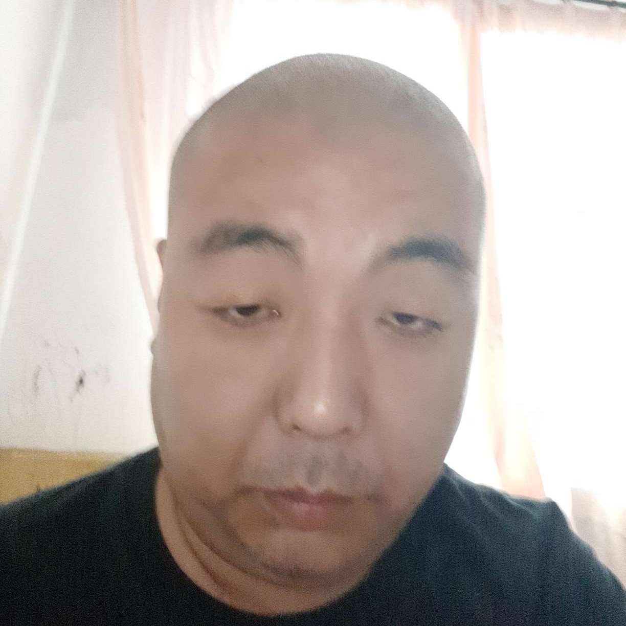 黛儿挽手彪壮的照片
