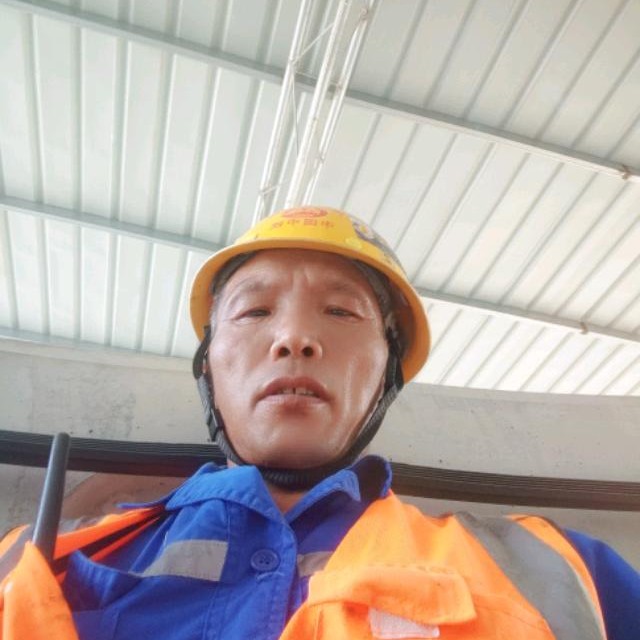 虚幻深拥大白的照片