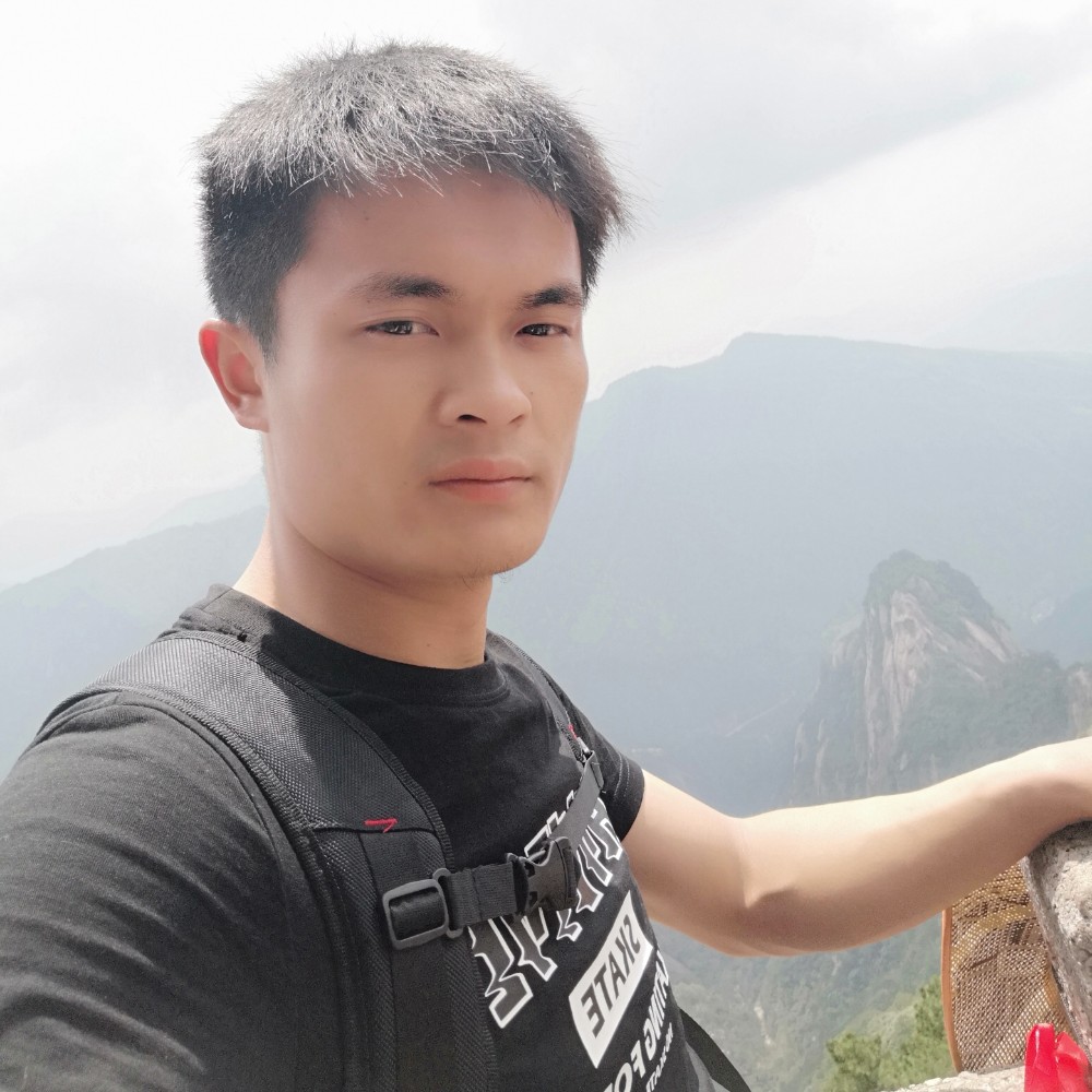 老实巴交的小青年的照片