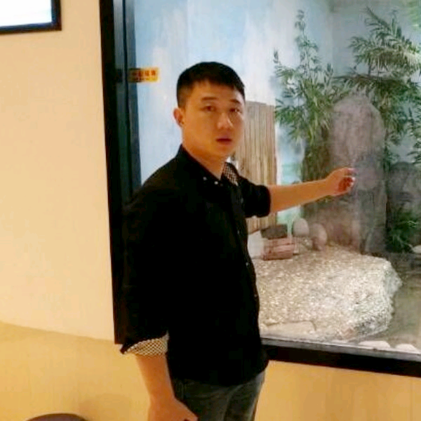 平头哥哥的照片