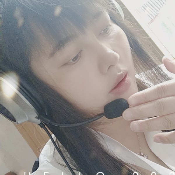 海燕与明媚的照片