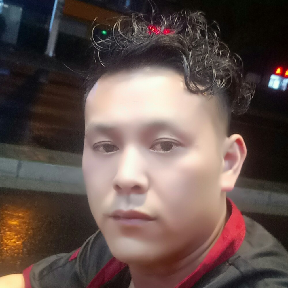 服饰专一的照片