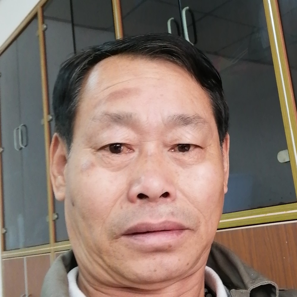 孤心浅吻寒冷的照片