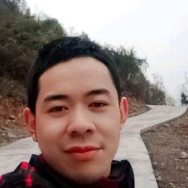无聊泪了路人的照片