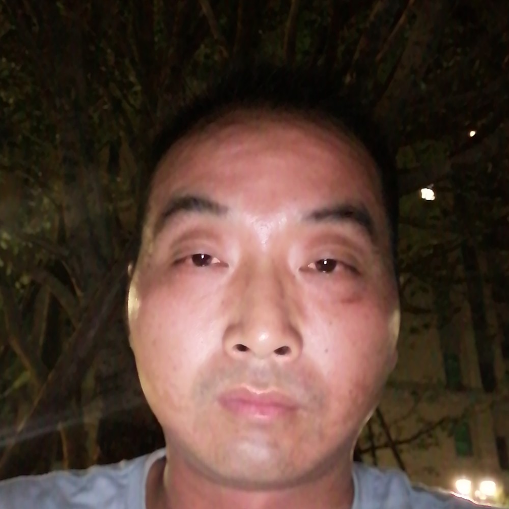 水影冷艳的照片
