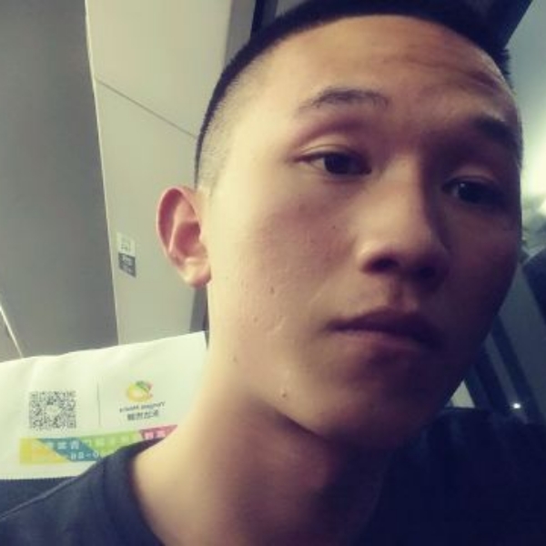 龙龙来咯的照片