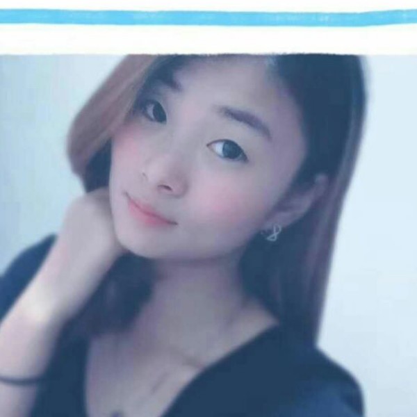 青栀回首细腻的照片