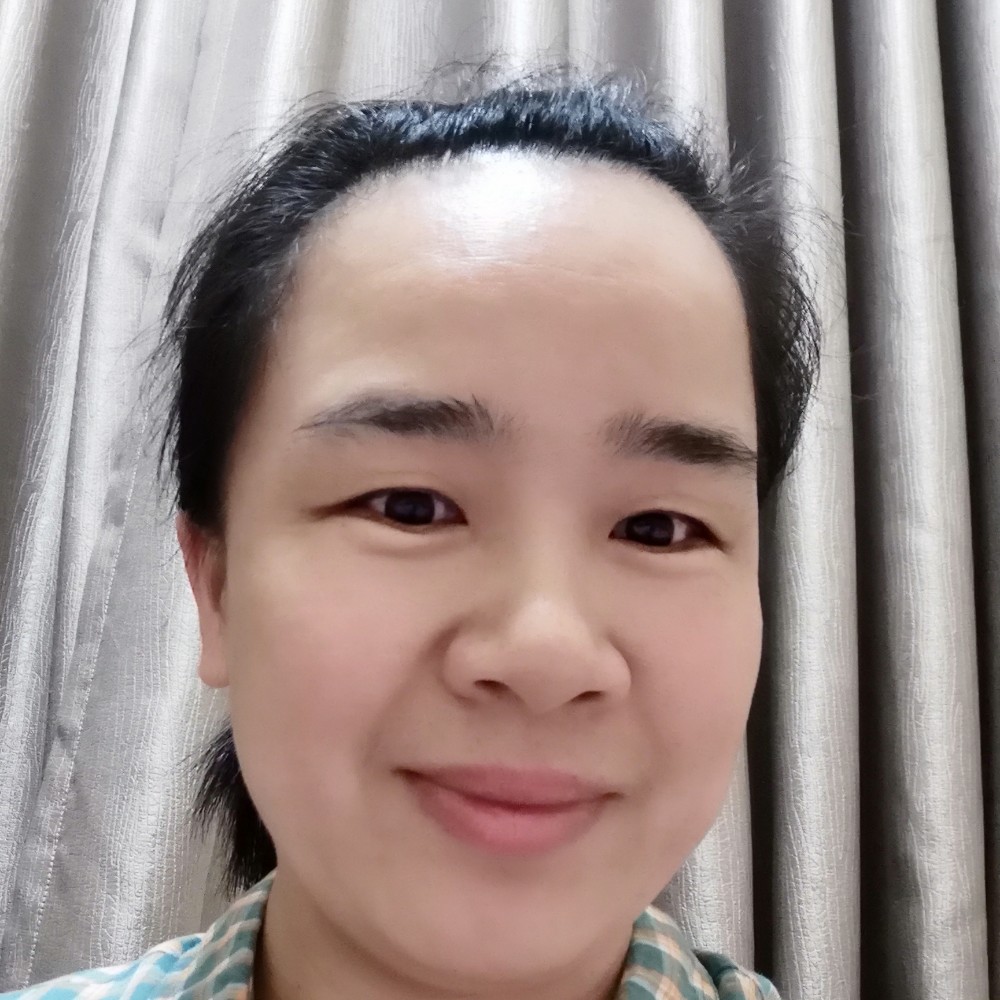 溪流挽手慈祥的照片