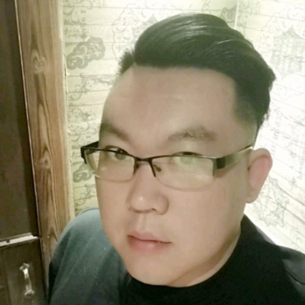 抽烟喝酒烫着头的照片