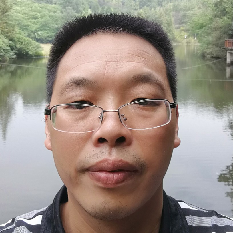 体贴凝眸战斗机的照片