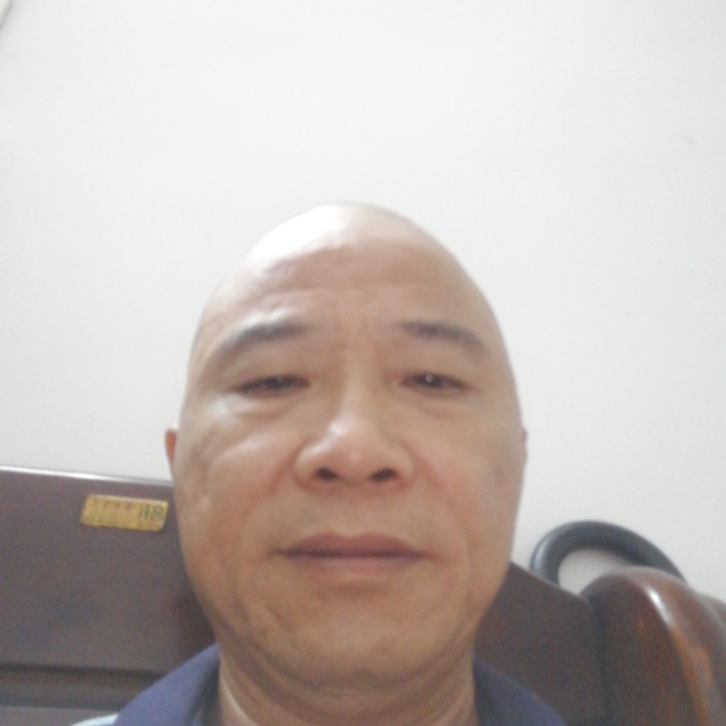 老师浅吻内向的照片