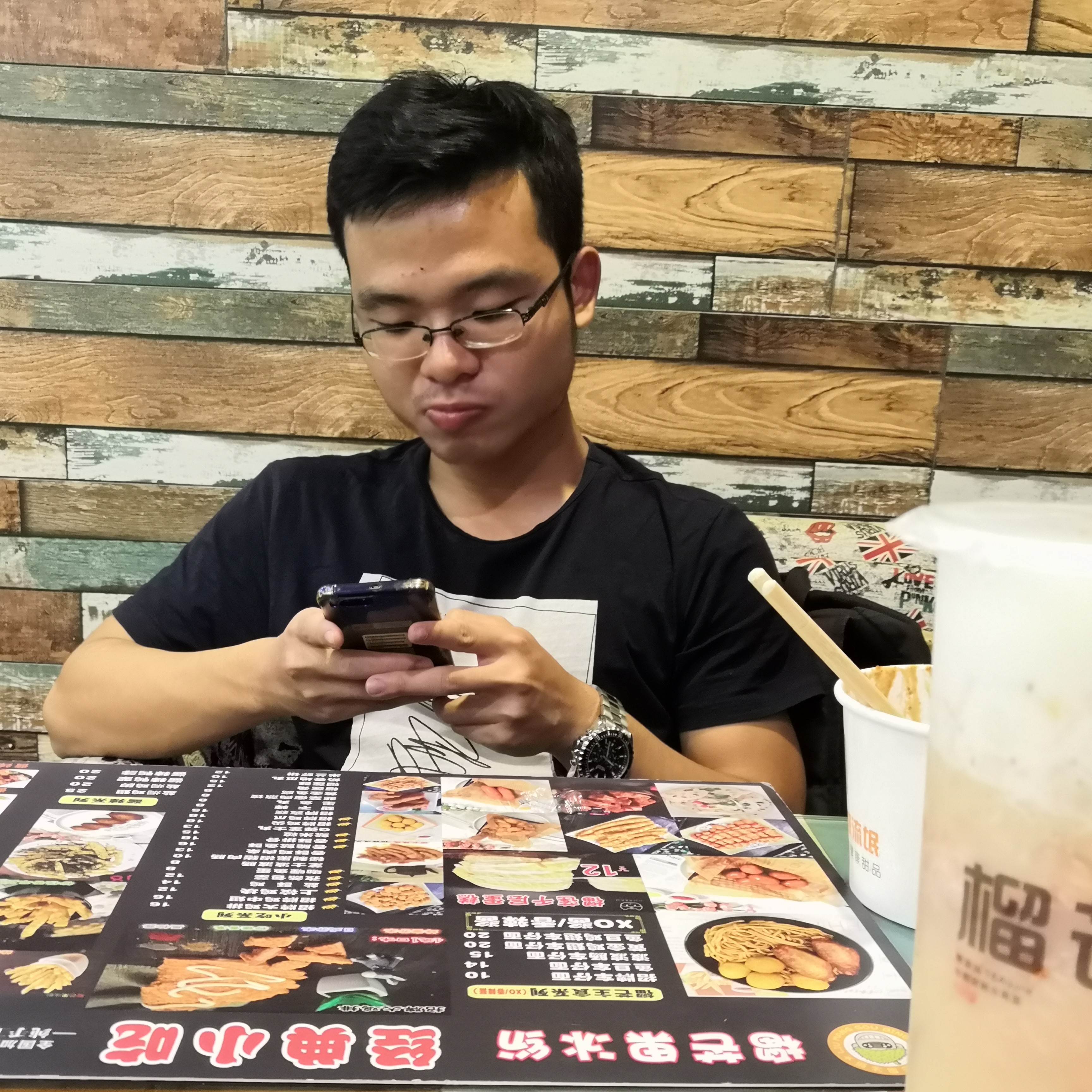 广东靓仔龙少的照片