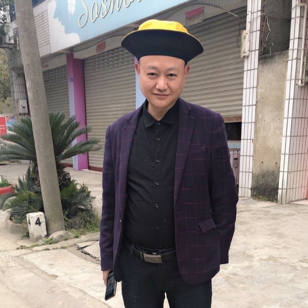 回龙苓秀的照片