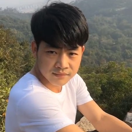 平湖寂冷的照片