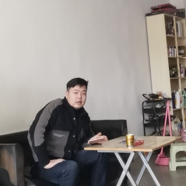 JW，王者的照片
