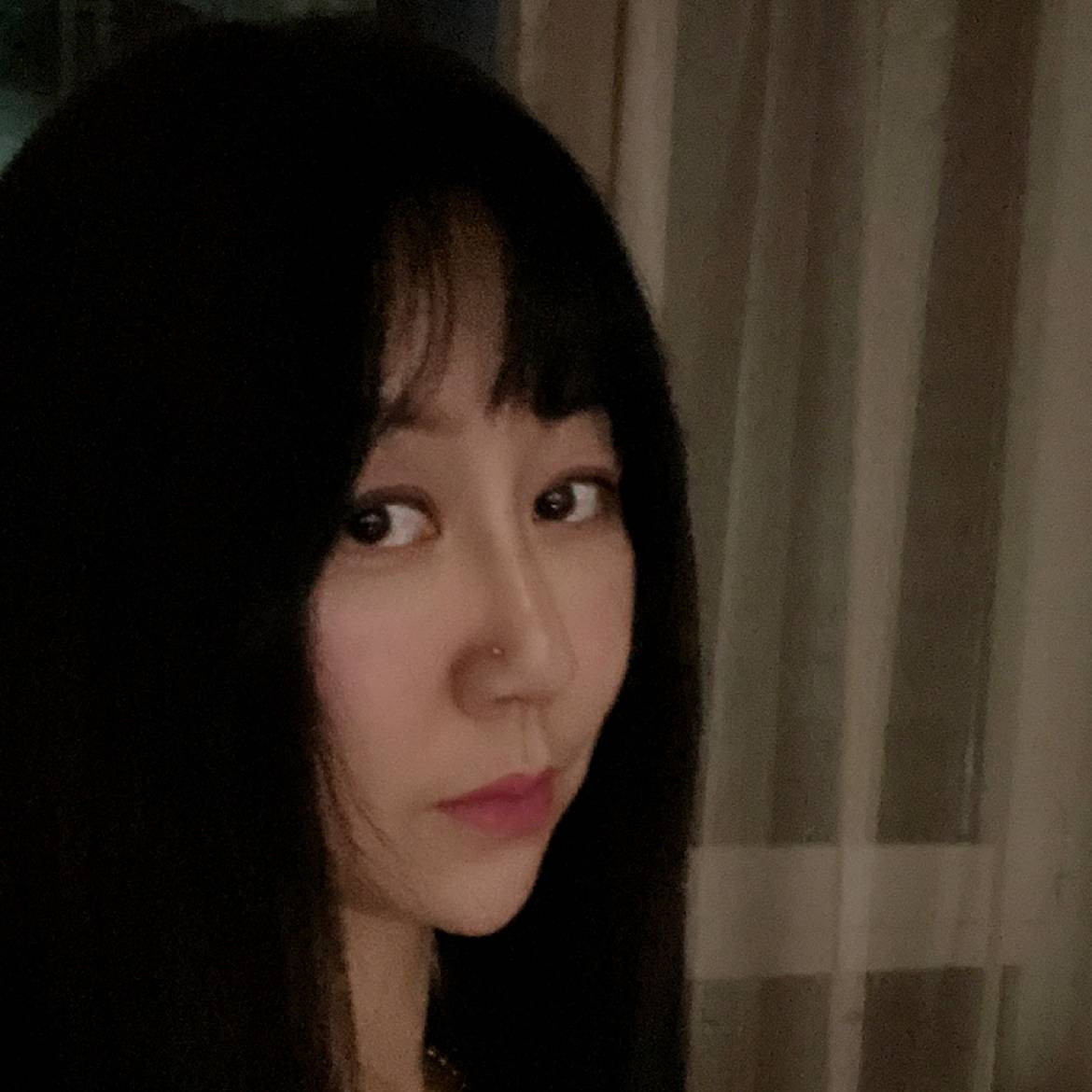 明媚2022的照片