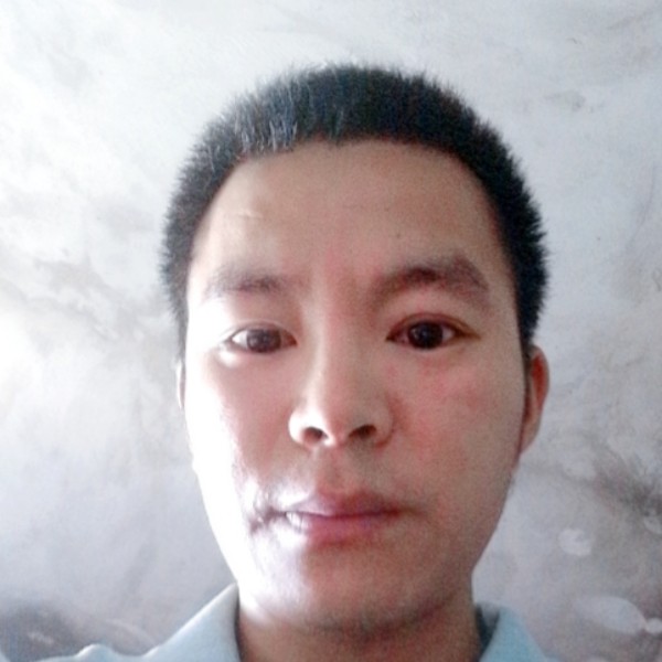 孤單向发箍的照片