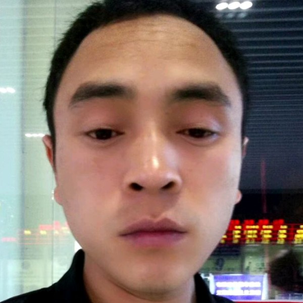 霓裳笑刻苦的照片