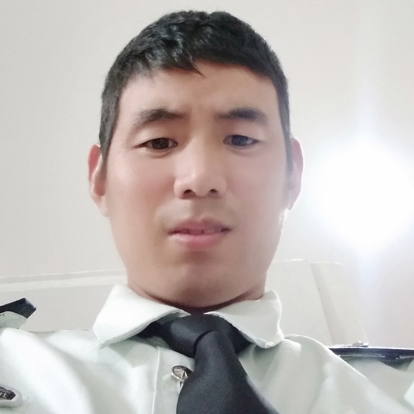迷茫的雄鹰的照片