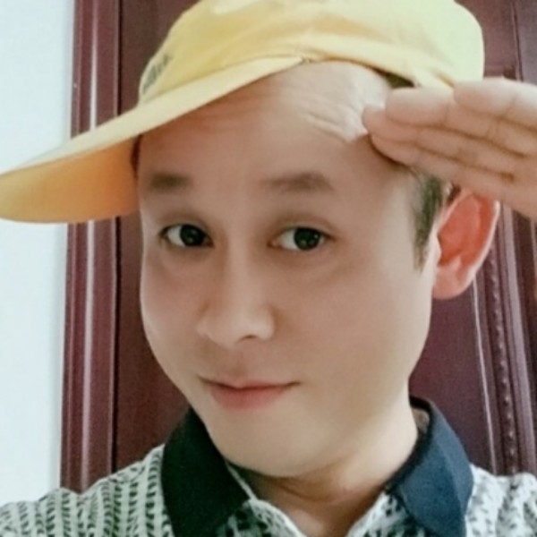 星空下的月夜的照片