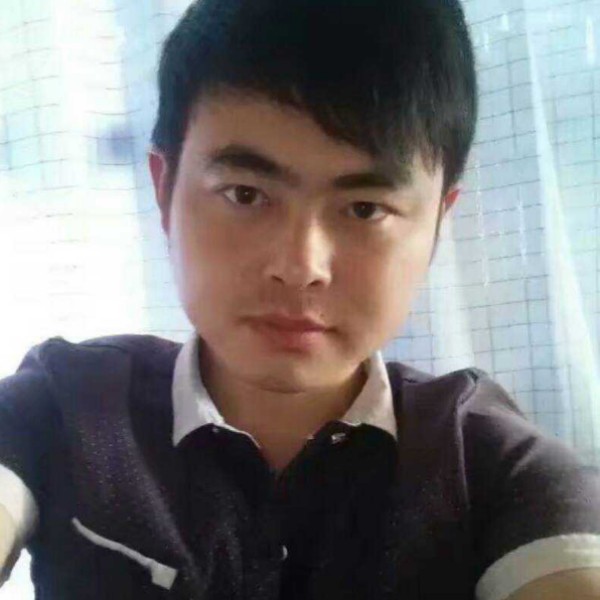 会撒娇回首大叔的照片