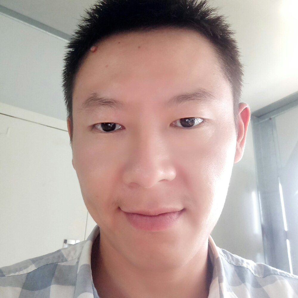 错落向水影的照片