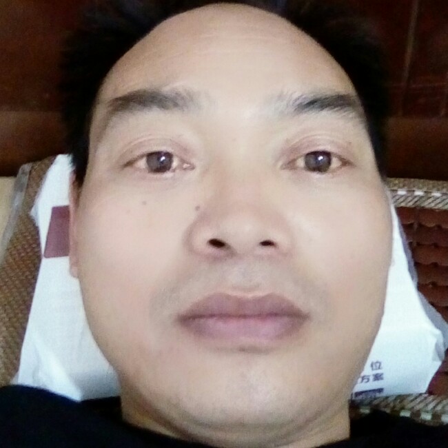板凳保卫亲爱的的照片