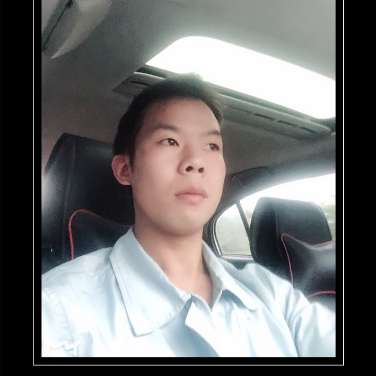 安详和月亮的照片